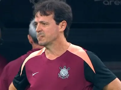 Diniz explica discussão com Gabriel Paulista: "Passou a jogar melhor"