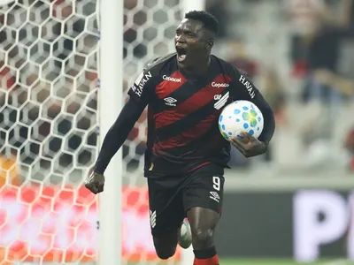 Viveros , do Athletico, é o artilheiro do Brasileirão 2026