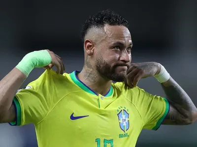 “Preocupante na primeira fase da Copa”: Zaidan alerta para lesão de Neymar