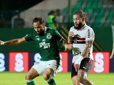 Goiás vence o Botafogo-SP e sobe na tabela da Série B