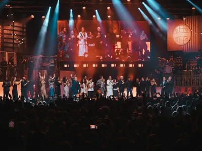 Fim de 'Três Graças' contou com show para fãs em São Paulo; veja fotos
