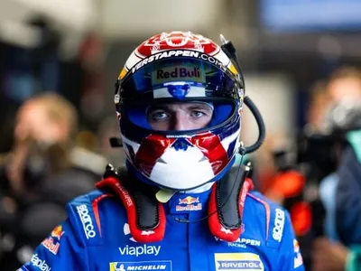 Problema mecânico tira vitória de Verstappen nas 24 Horas de Nürburgring