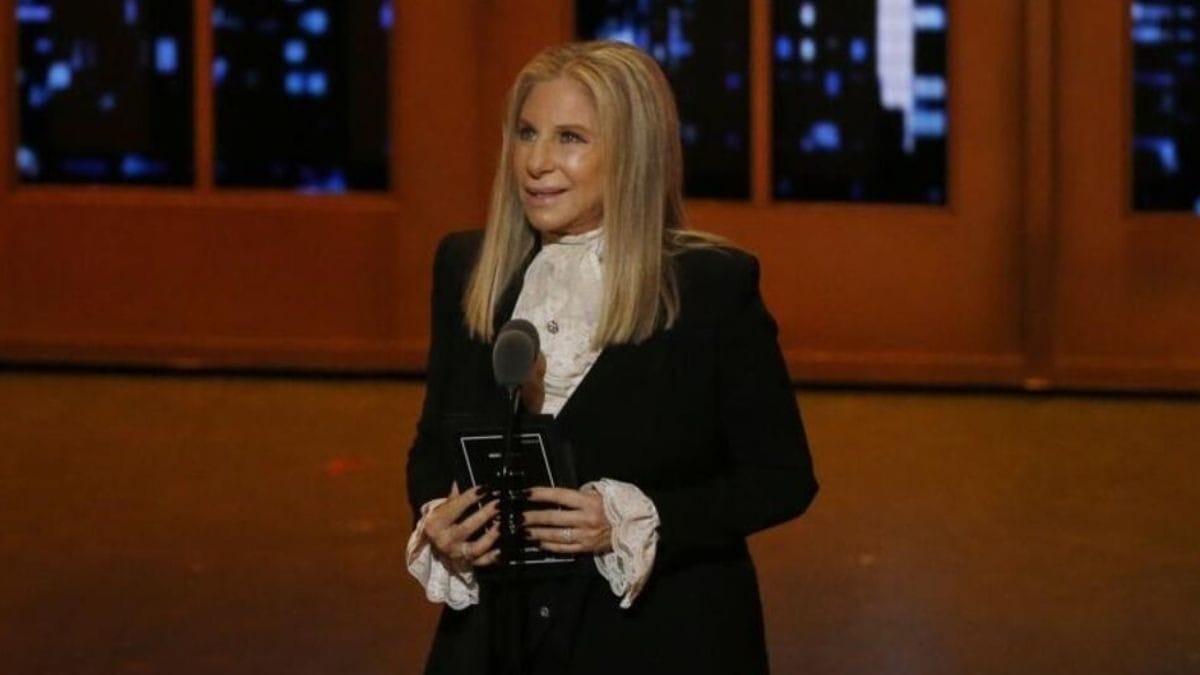 Barbra Streisand segue em repouso e falta à cerimônia em Cannes