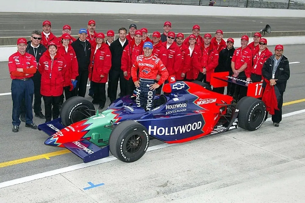 Tony Kanaan em sua primeira Indy 500 em 2002