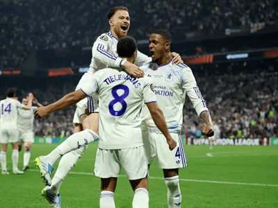 Aston Villa atropela Freiburg, conquista Liga Europa e quebra jejum