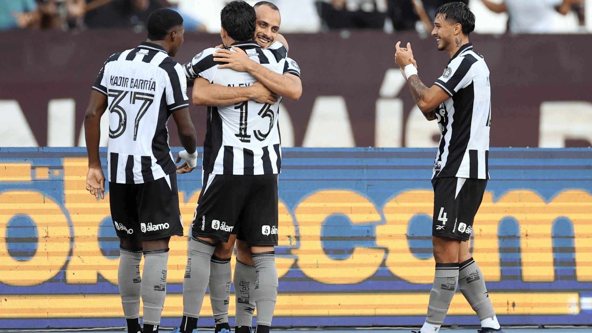 Botafogo e Fluminense fecham o sábado com clássico carioca na Série A