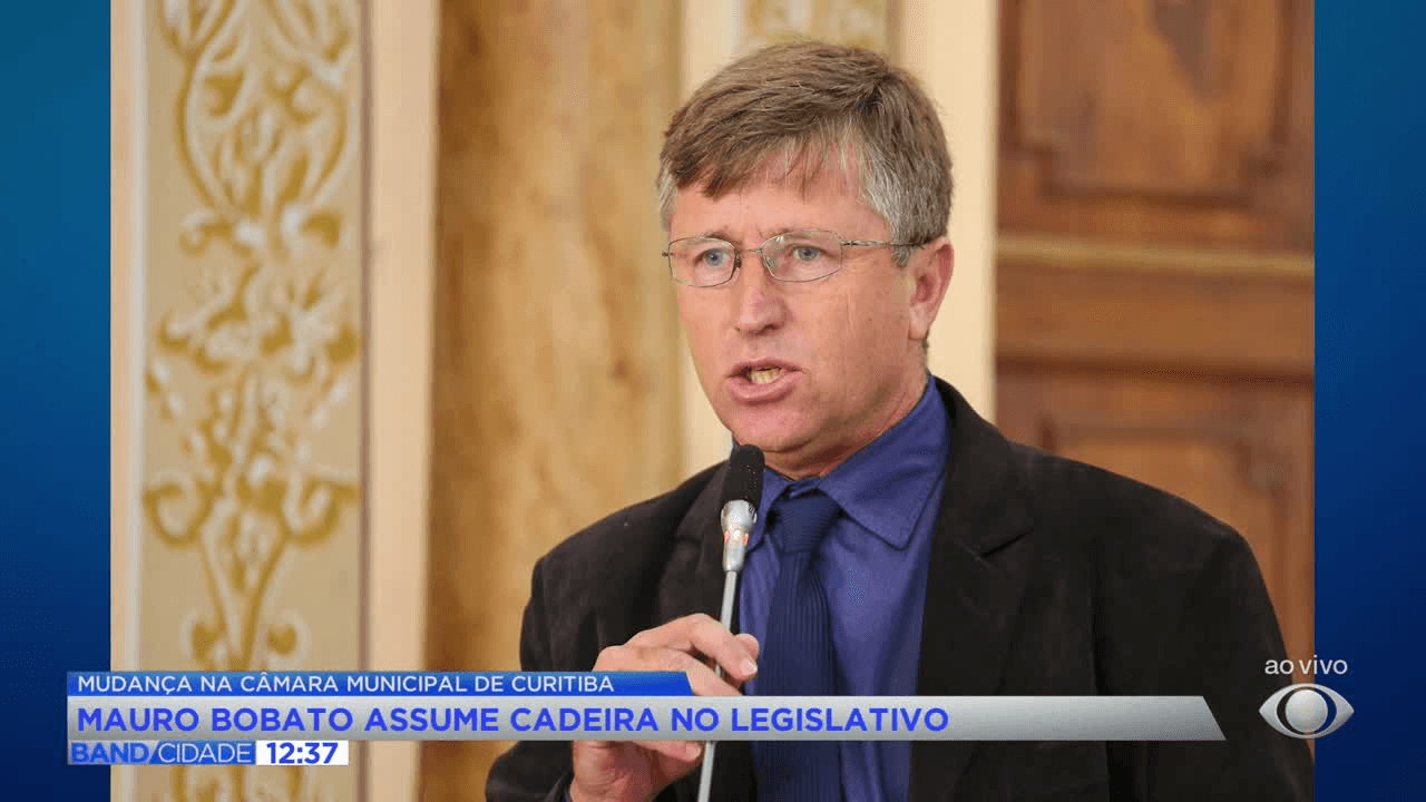 Mauro Bobato toma posse como novo vereador de Curitiba após cassação