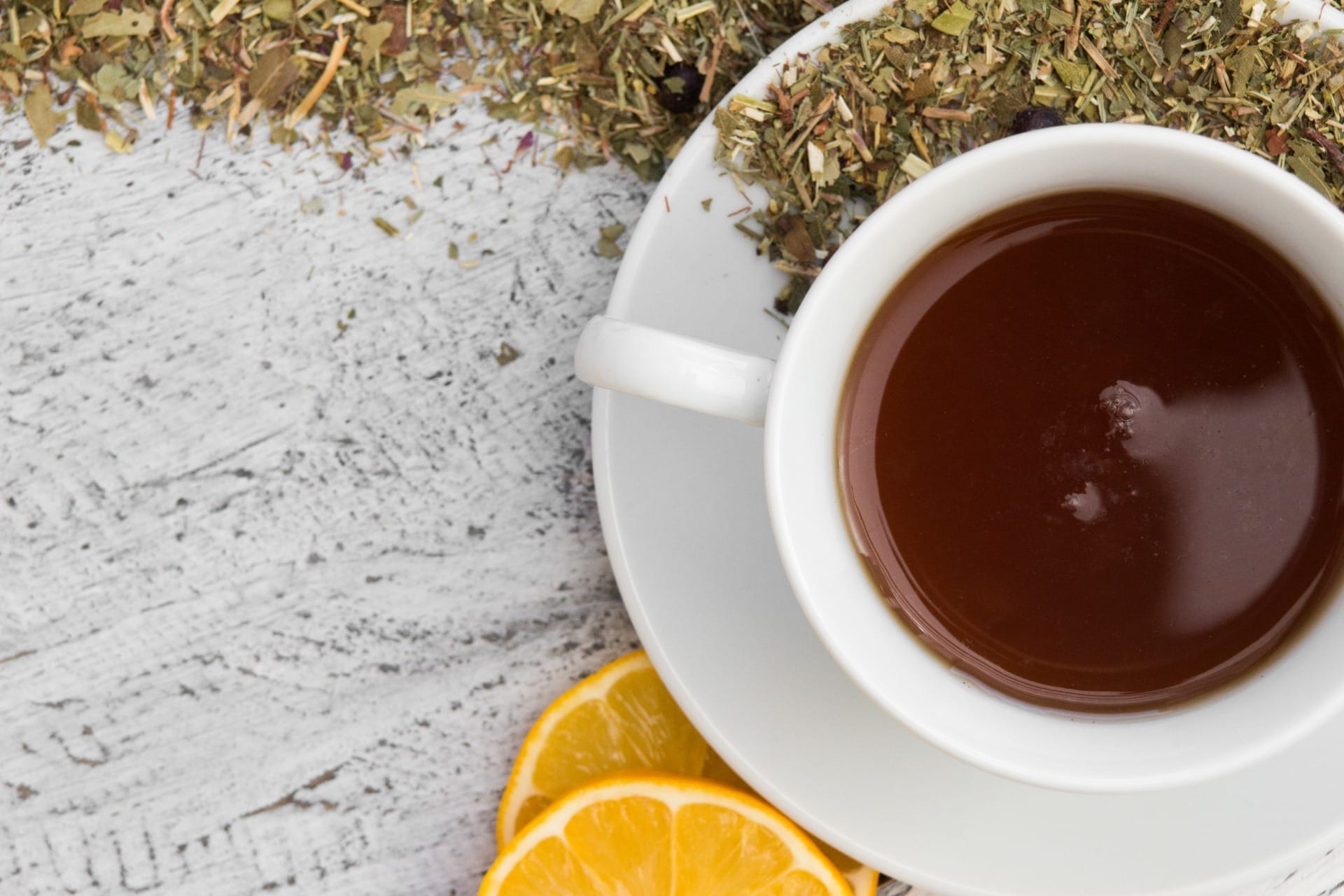 No Dia do Chá, aprenda receitas deliciosas que protegem, curam e aquecem