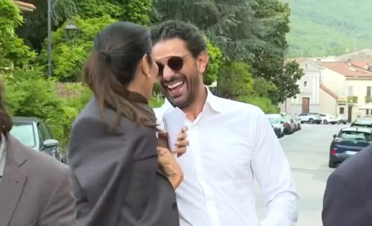 Ivete Sangalo é flagrada com novo affair por emissora de TV na Itália