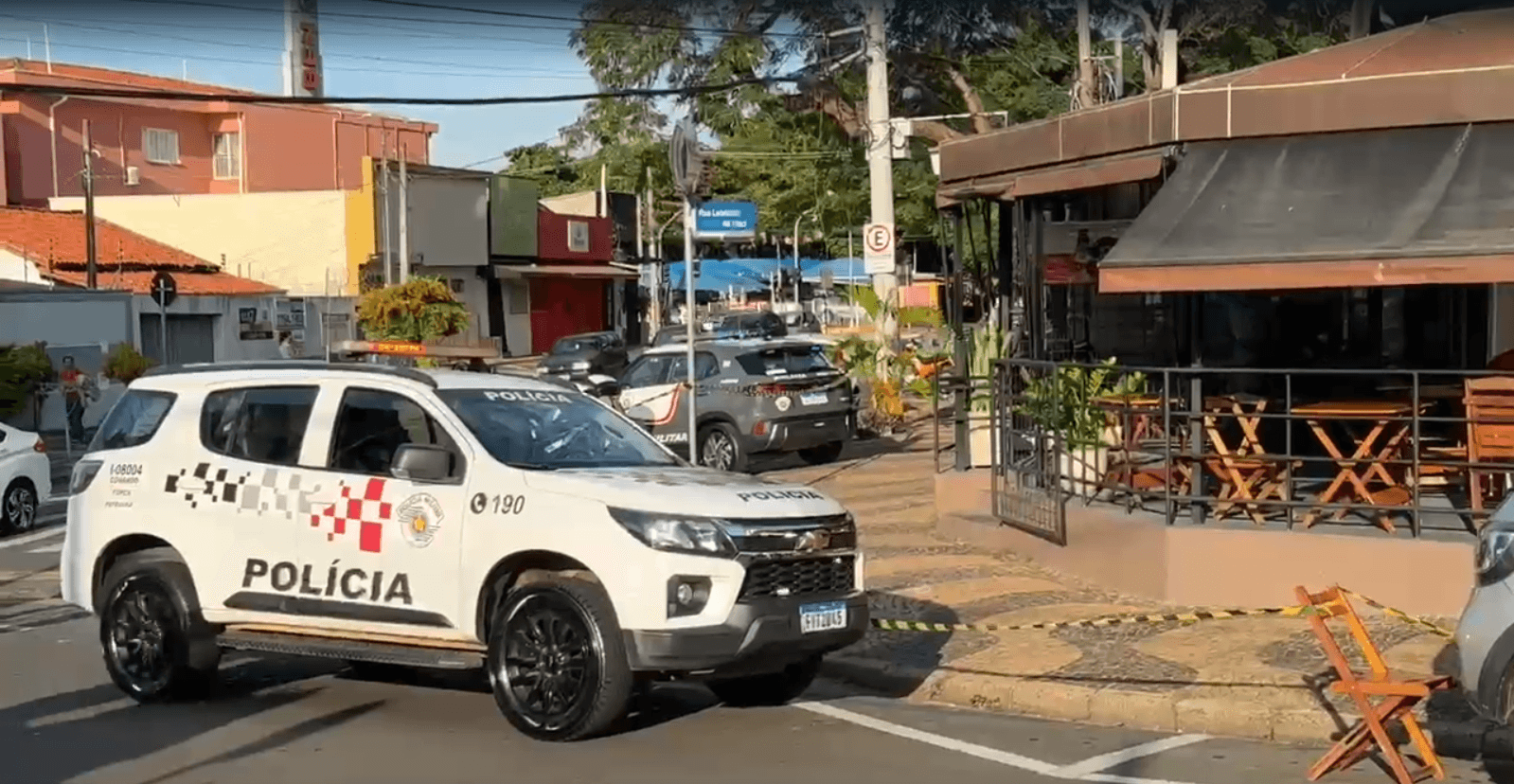 Duas pessoas são baleadas em uma tentativa de assalto a bar em Campinas