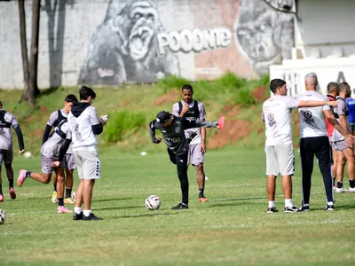 Desentendimento entre elenco e diretoria agrava crise na Ponte Preta