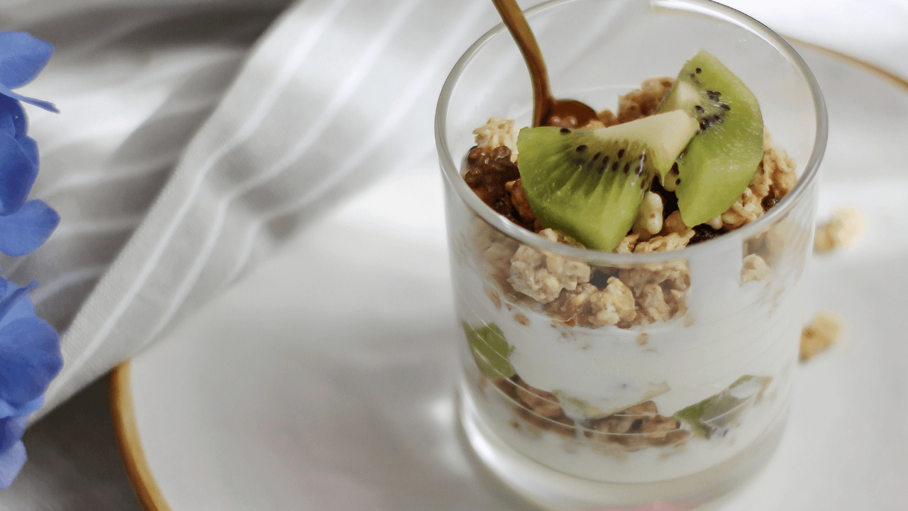 Iogurte sem graça nunca mais! Turbine seu lanchinho da tarde fitness
