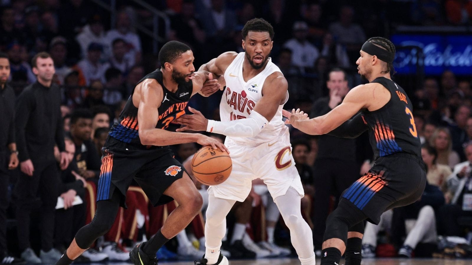 Knicks vencem os Cavaliers e abrem 2 a 0 na final do Leste da NBA