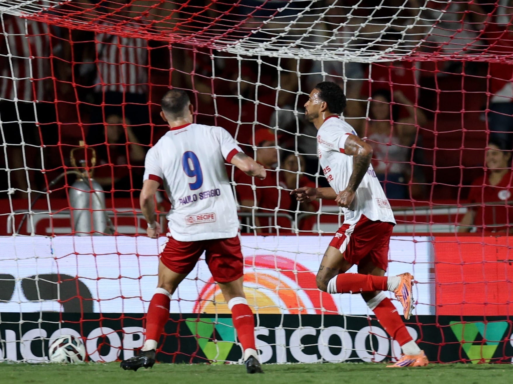 Primeiro jogo da 10ª rodada coloca novo time na liderança da Série B