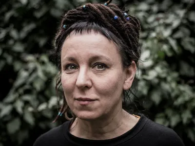 Vencedora do Nobel de Literatura admite uso de IA para 'embelezar' ideias