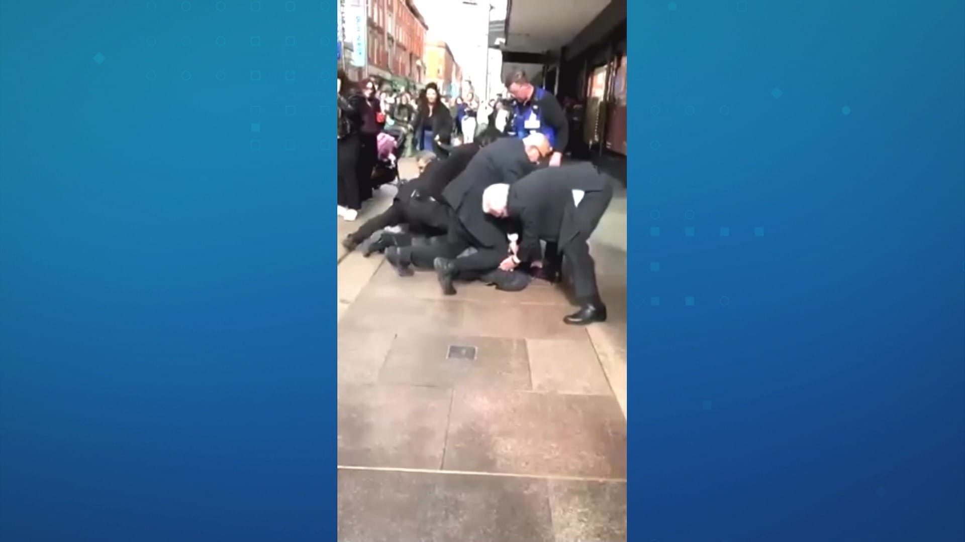 Protestos ganham força na Irlanda após morte de imigrante congolês