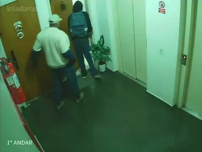 Quadrilha invade condomínio com ajuda de morador e funcionária na Grande SP