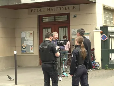 Brasileiro é preso em Paris em investigação sobre abuso sexual em escolas