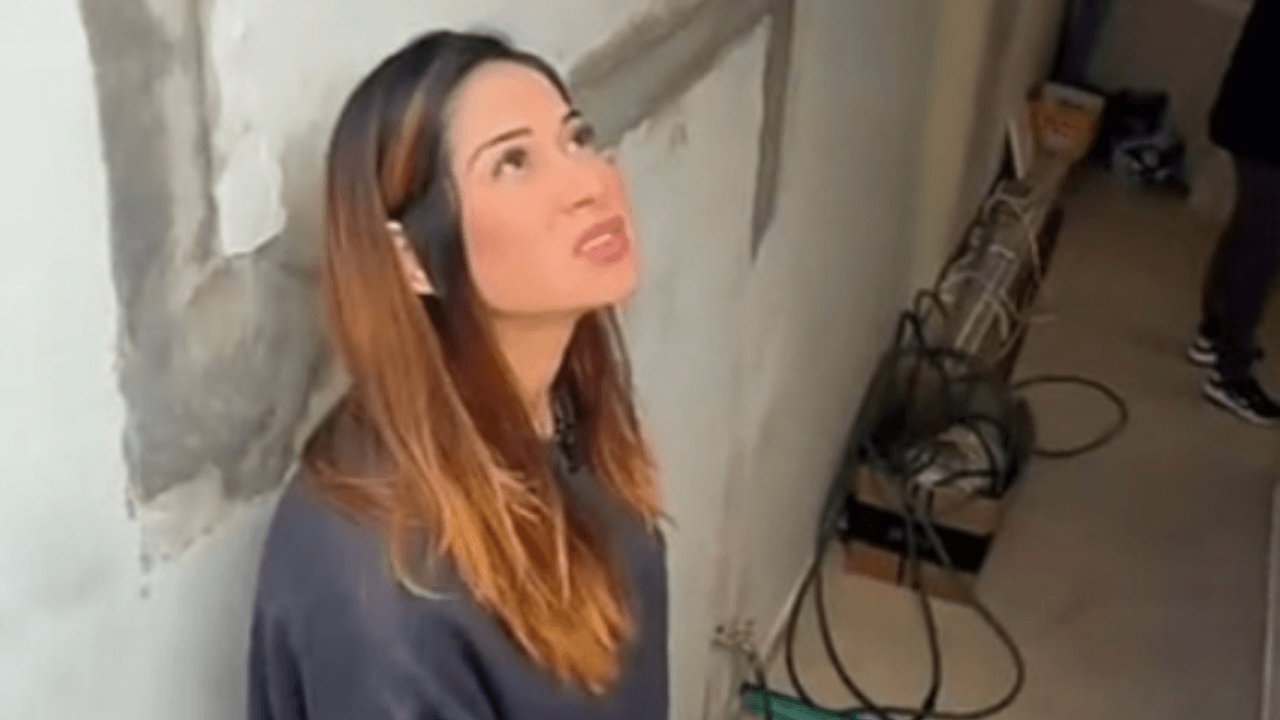 Ma&iacute;ra Cardi sofrendo com reforma da casa | Reprodu&ccedil;&atilde;o