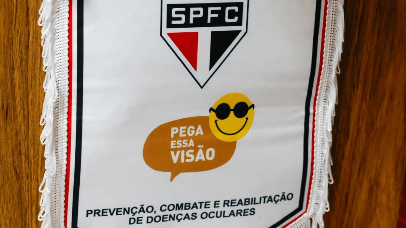 Flâmula do São Paulo para jogo contra Botafogo traz campanha de conscientização. Foto: Divulgação/SPFC