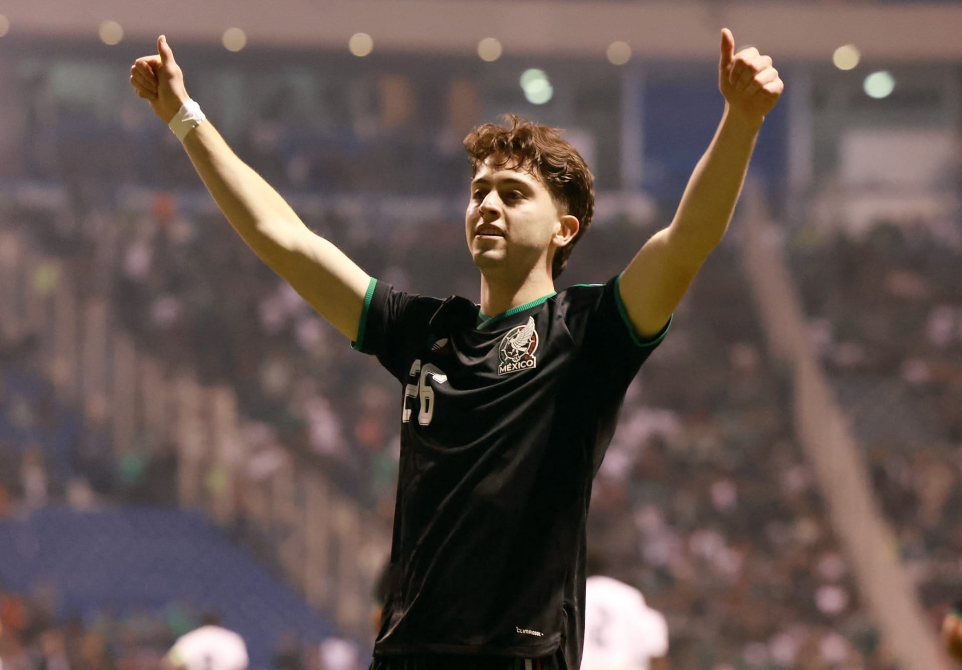 México vence "jogo de Copa do Mundo" em casa e mantém boa fase