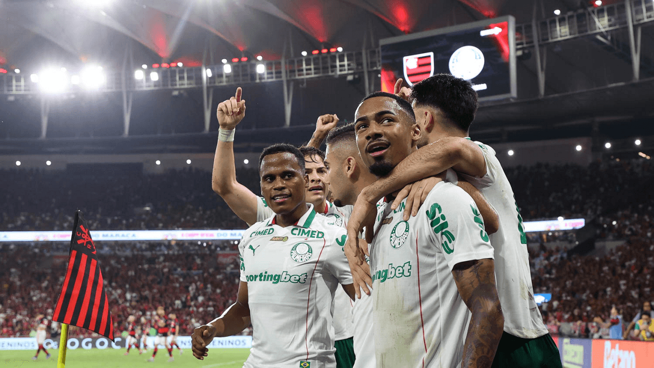 Palmeiras retoma paz após vitória sobre Flamengo e mergulha em nova decisão