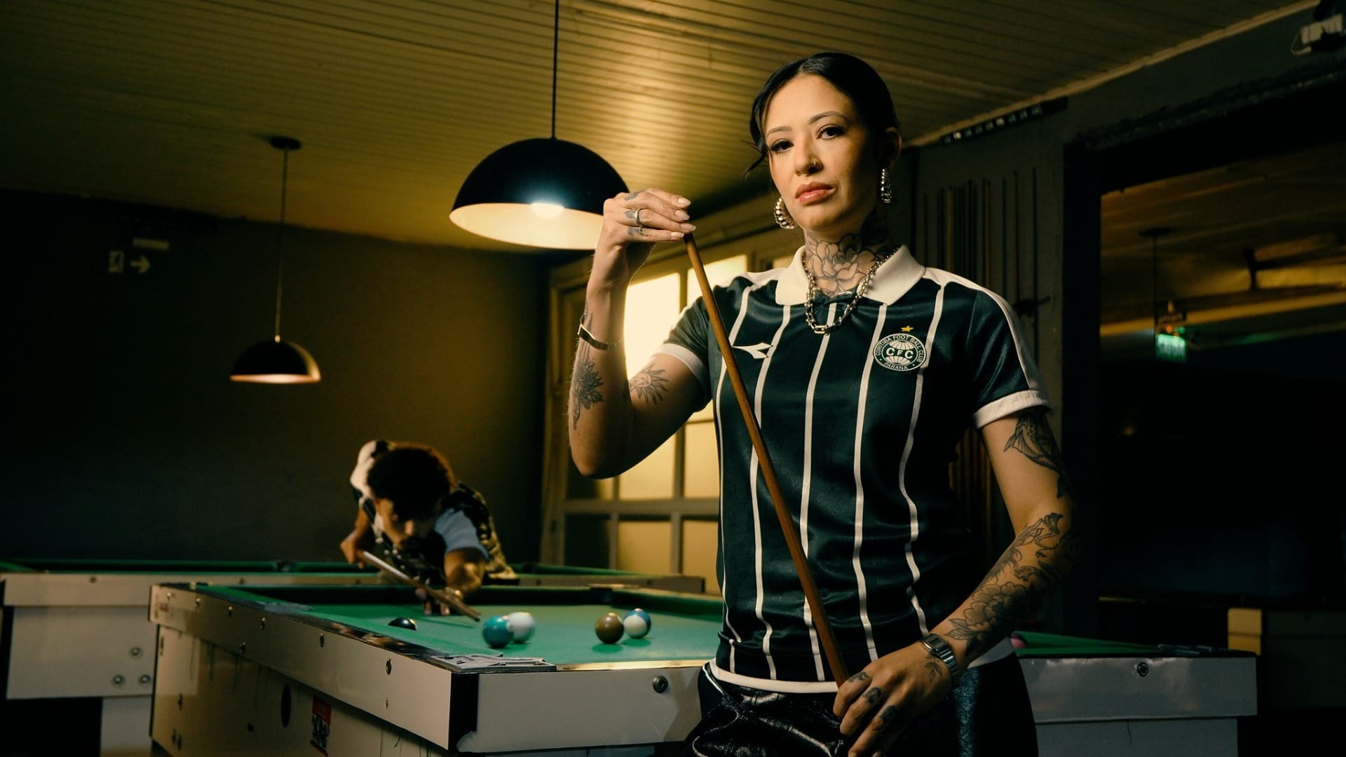 Coritiba lança nova camisa inspirada na noite curitibana; veja os detalhes