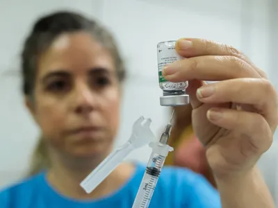 Vacinação contra gripe tem baixa procura enquanto casos sobem no País