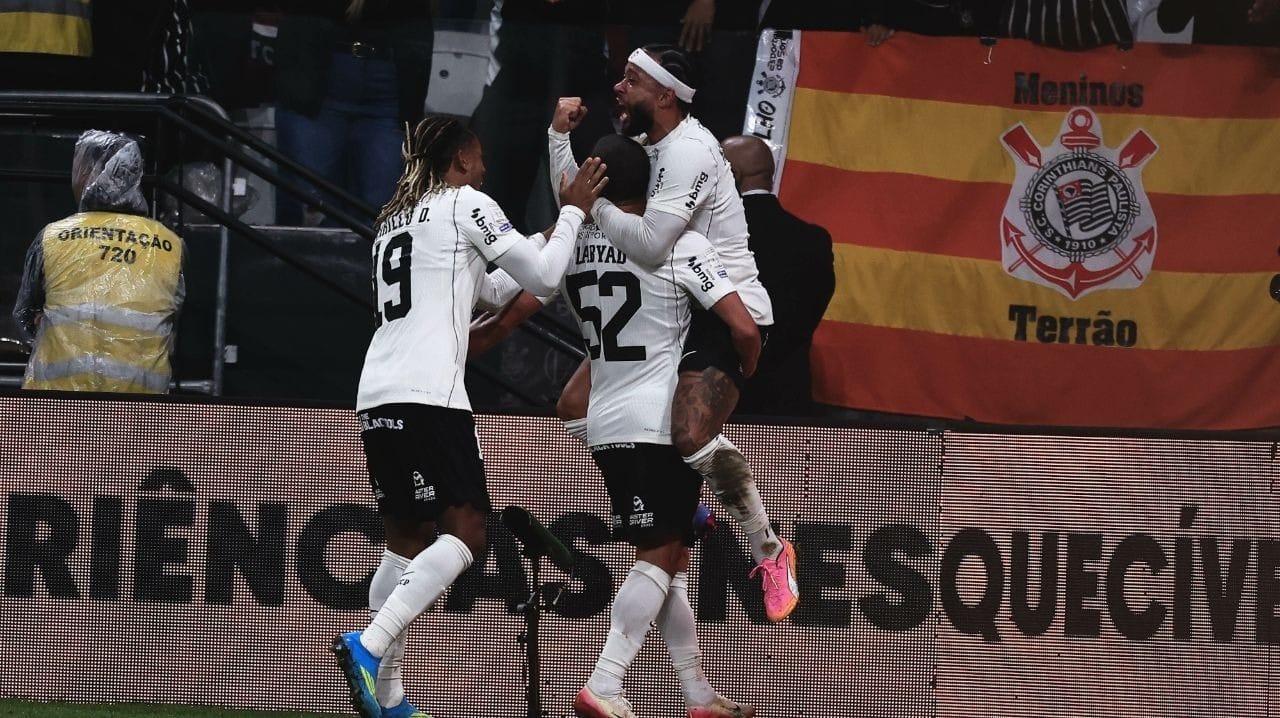 'Parça' decide em volta de Memphis, e Corinthians vence Atlético; veja gol