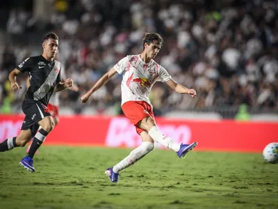 Bragantino atropela o Vasco em São Januário e pula pra 5º no Brasileirão