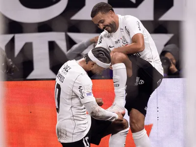 'Grande profissional': como Zakaria ganhou espaço com Diniz no Corinthians