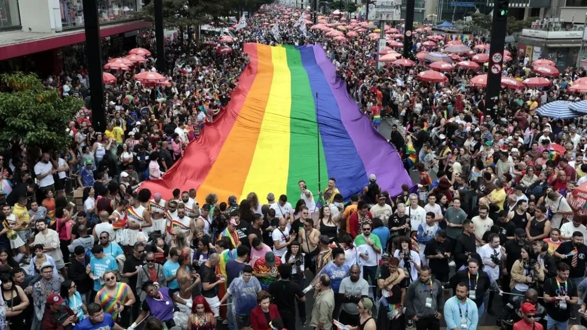 30ª Parada LGBT+ de São Paulo celebra conquistas e reforça luta de direitos