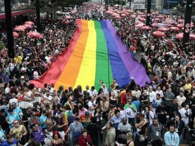 PL que veta criança em evento LGBTQIA+ é inconstitucional, diz jurista