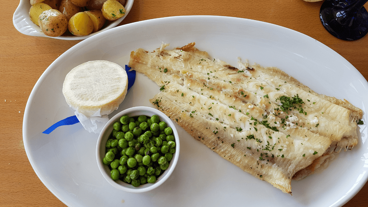 Ama peixe? Esse linguado na manteiga com amêndoas vai te surpreender