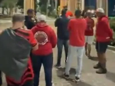 Organizada do Flamengo protesta em condomínio de Carrascal após derrota