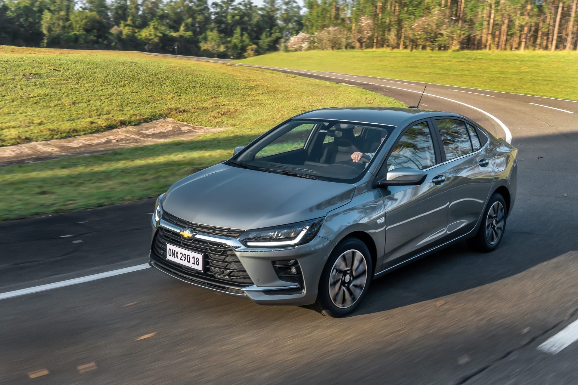Sedã Onix Plus deve adotar motor turbo movido apenas a etanol