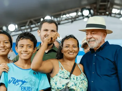 Da entrega de moradias às alianças políticas: o dia dos pré-candidatos