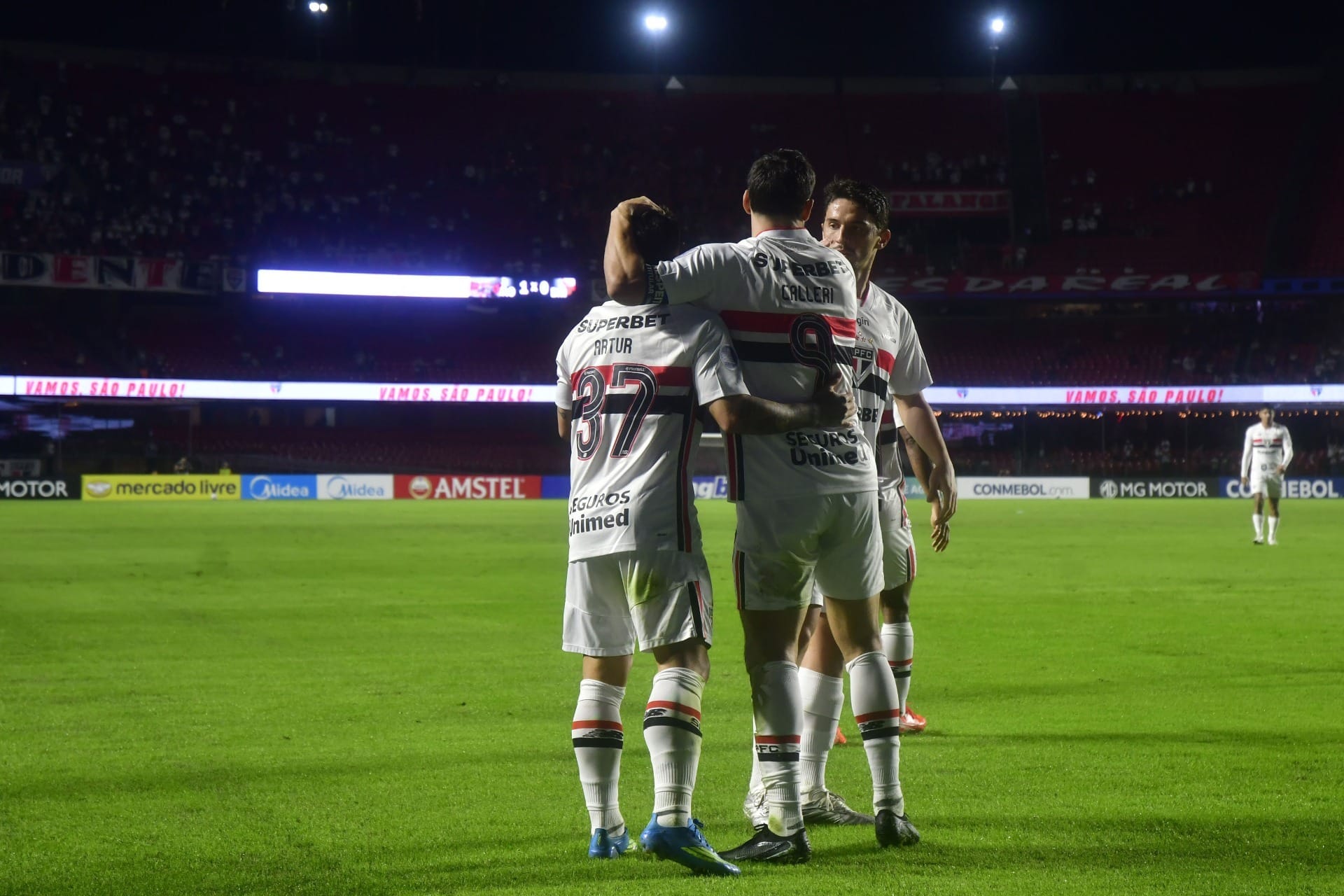 São Paulo registra pior público de 2026 na vitória contra Boston River