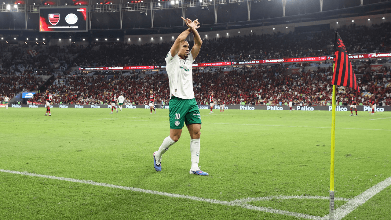 STJD pune Paulinho por comemoração contra Flamengo; Palmeiras se manifesta