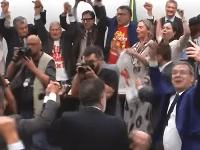 6x1: Entenda os próximos passos da proposta aprovada na comissão da Câmara