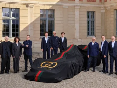 Alpine anuncia parceria histórica com a Gucci e muda de nome em 2027