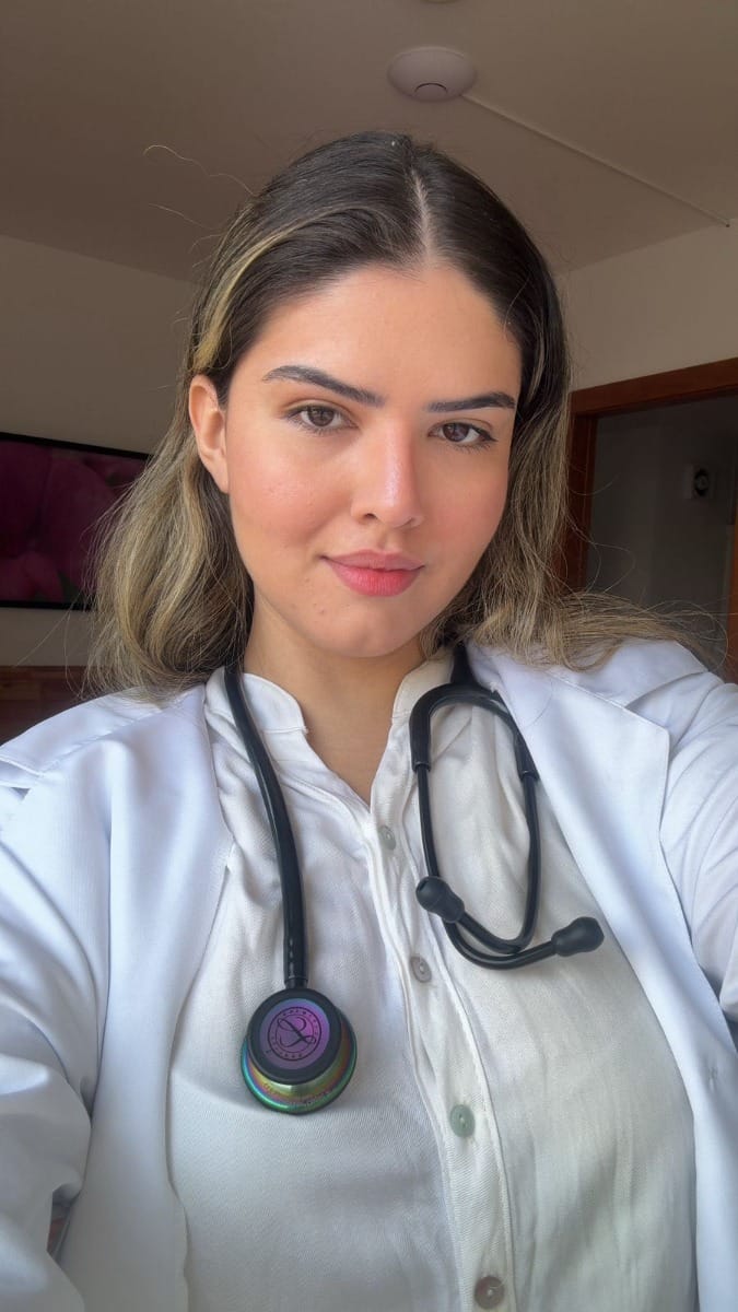 Ana Clara destaca que seu plano é concluir a graduação e retornar formada em medicina I Crédito: Arquivo pessoal