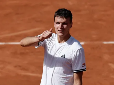 Roland Garros: tenista desaba e pede atendimento após quase 5 horas de jogo