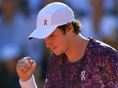 João Fonseca comemora duelo com Djokovic: "Sempre quis jogar contra ele"