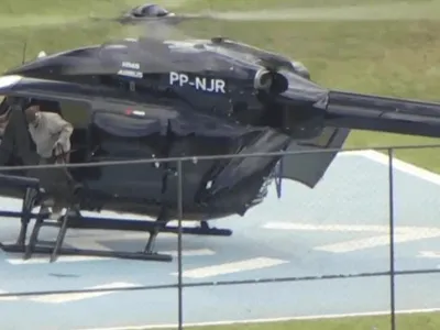 Neymar se apresenta à Seleção Brasileira em helicóptero particular; assista