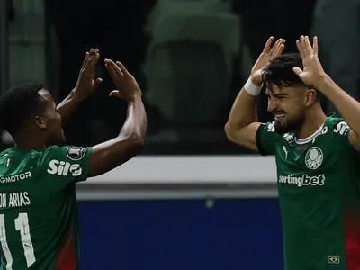 Dupla da Copa brilha, e Palmeiras se classifica com goleada sobre Junior
