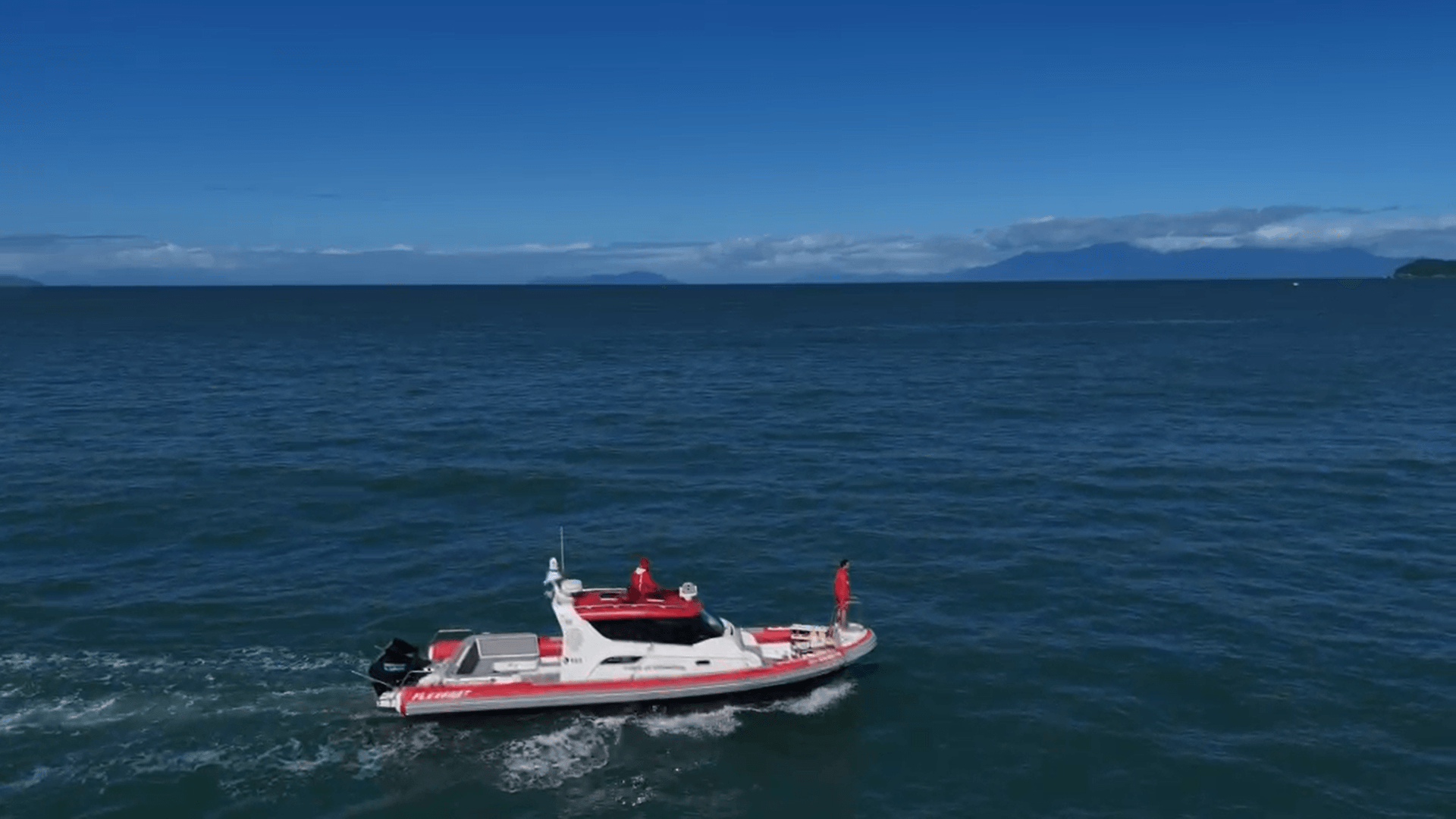 Buscas por homem desaparecido no mar são intensificadas em Ilhabela