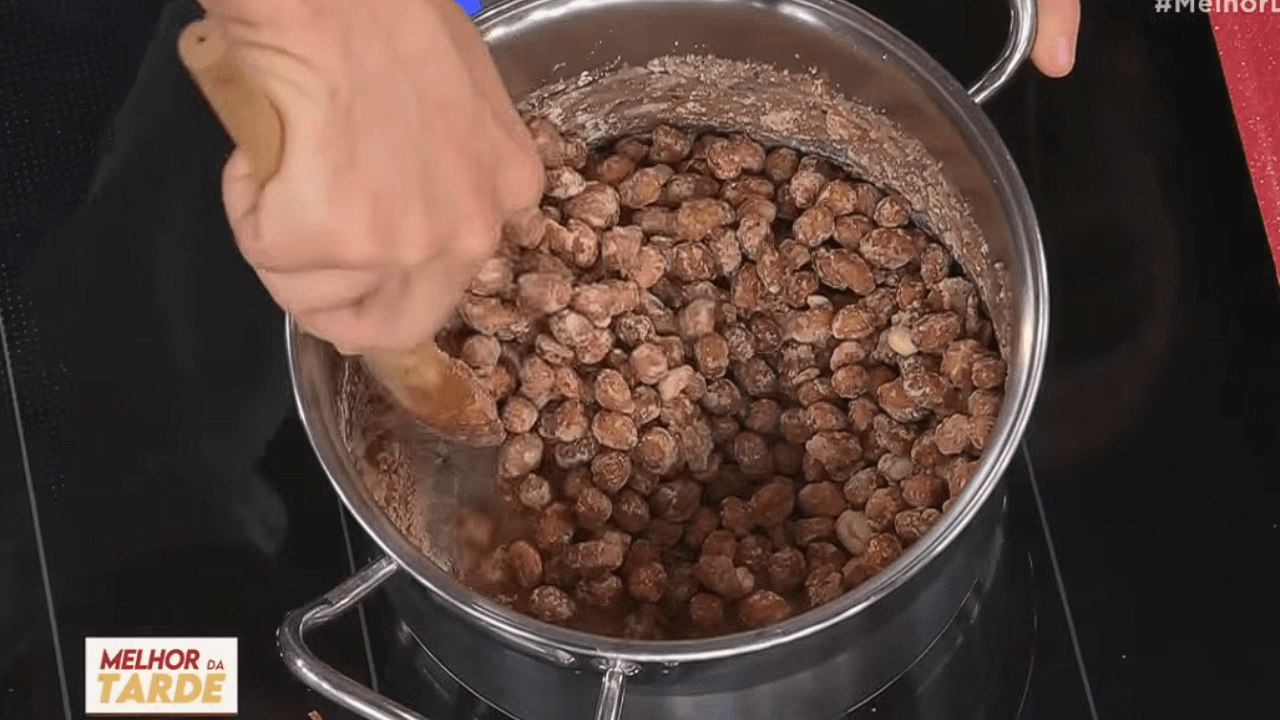 Cri-cri de amendoim do chef Bruno Hashimoto | Band Receitas