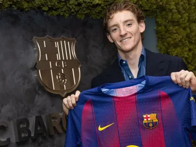 Barcelona anuncia contratação de atacante por mais de R$ 400 milhões