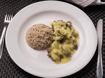 Fuja do básico e prepare um filé mignon digno de restaurante de jeito fácil